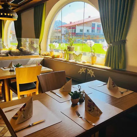 Restaurant Pizzeria Enzian - Sommerbergbahnen Inklusive Tannheim