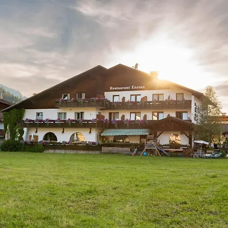 Restaurant Pizzeria Enzian - Sommerbergbahnen Inklusive Penzion Tannheim