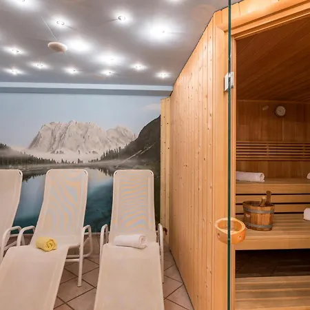 Pensionat Restaurant Pizzeria Enzian - Sommerbergbahnen Inklusive