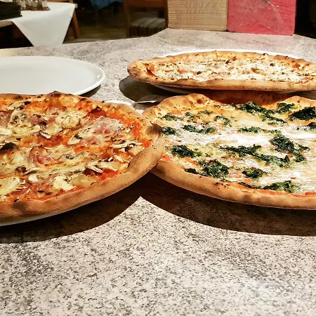 Casa de hóspedes Restaurant Pizzeria Enzian - Sommerbergbahnen Inklusive