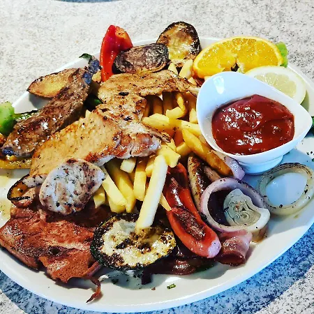 Casa de hóspedes Restaurant Pizzeria Enzian - Sommerbergbahnen Inklusive