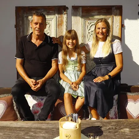 Casa de hóspedes Restaurant Pizzeria Enzian - Sommerbergbahnen Inklusive 4*