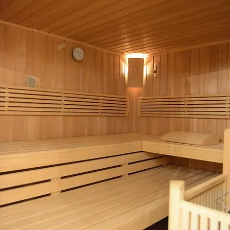 Casa de hóspedes Restaurant Pizzeria Enzian - Sommerbergbahnen Inklusive 4*