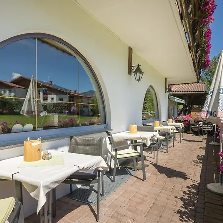 Restaurant Pizzeria Enzian - Sommerbergbahnen Inklusive Guest house