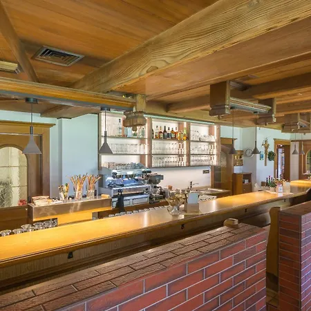 Restaurant Pizzeria Enzian - Sommerbergbahnen Inklusive Guest house 3*